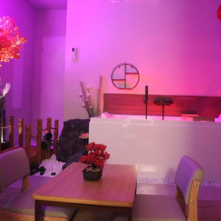 Loveroom Japon Avec Balneotherapie Тулон Экстерьер фото