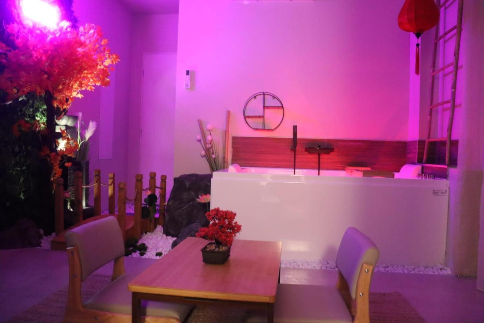 Loveroom Japon Avec Balneotherapie Тулон Экстерьер фото