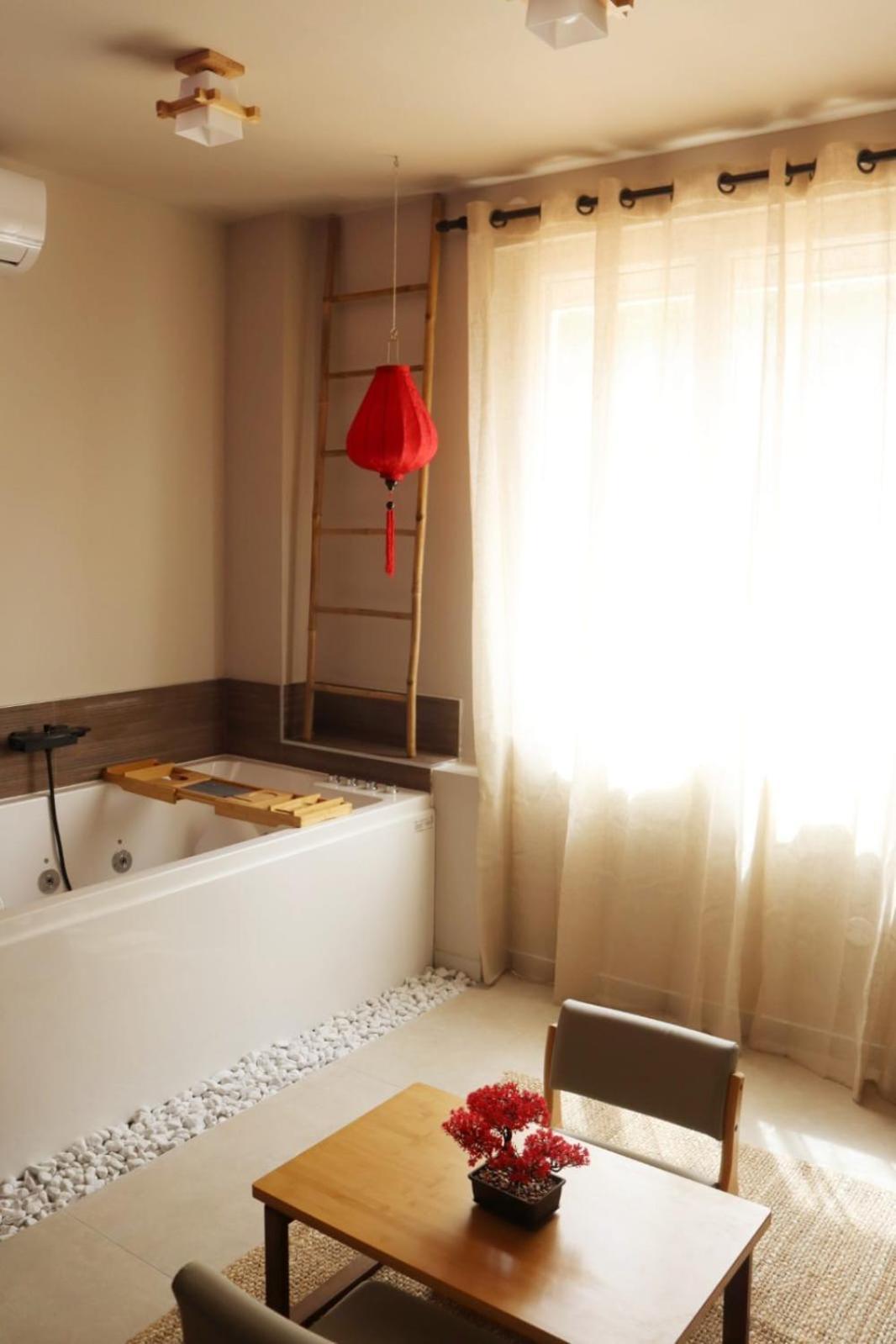 Loveroom Japon Avec Balneotherapie Тулон Экстерьер фото
