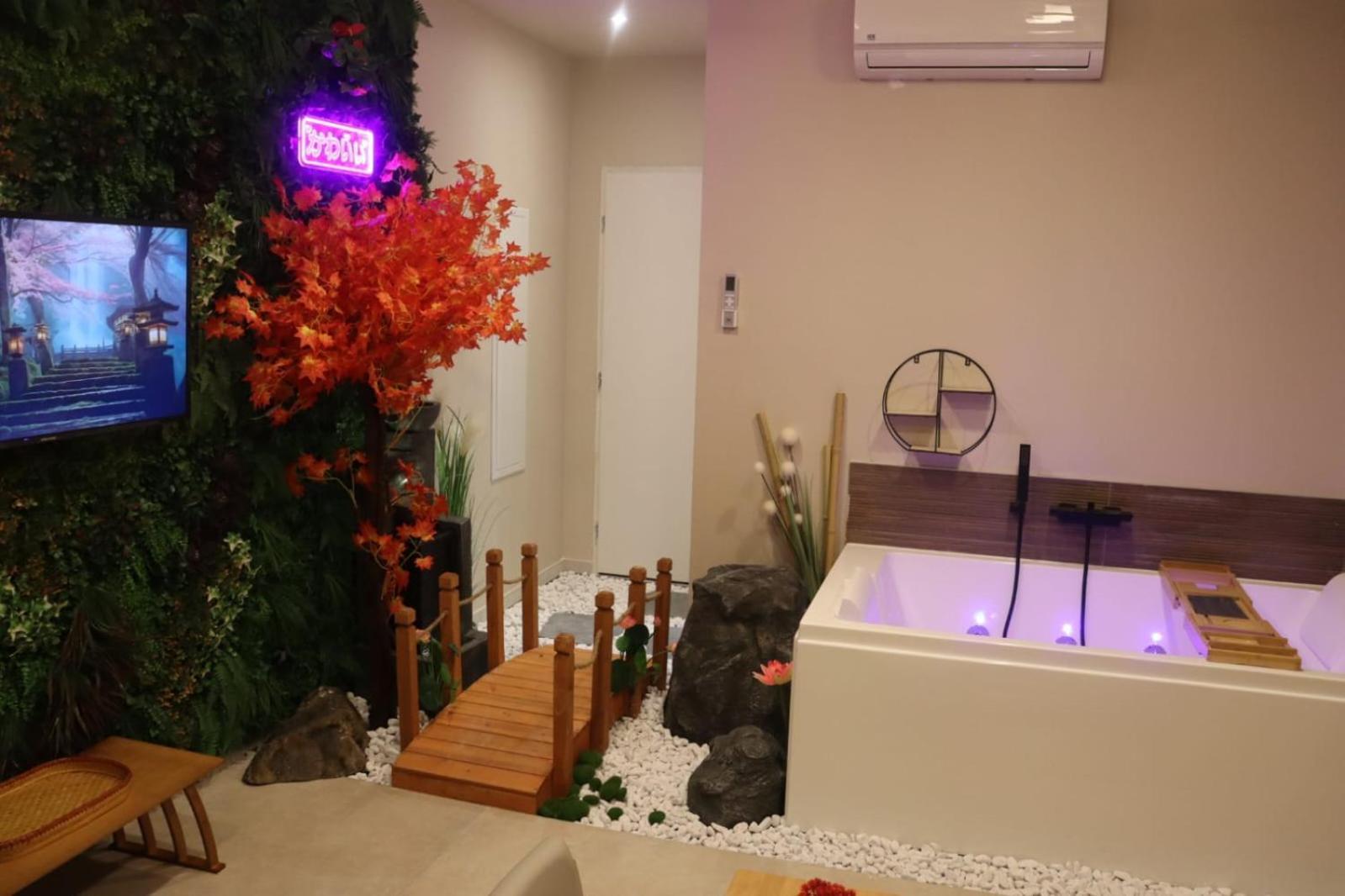 Loveroom Japon Avec Balneotherapie Тулон Экстерьер фото