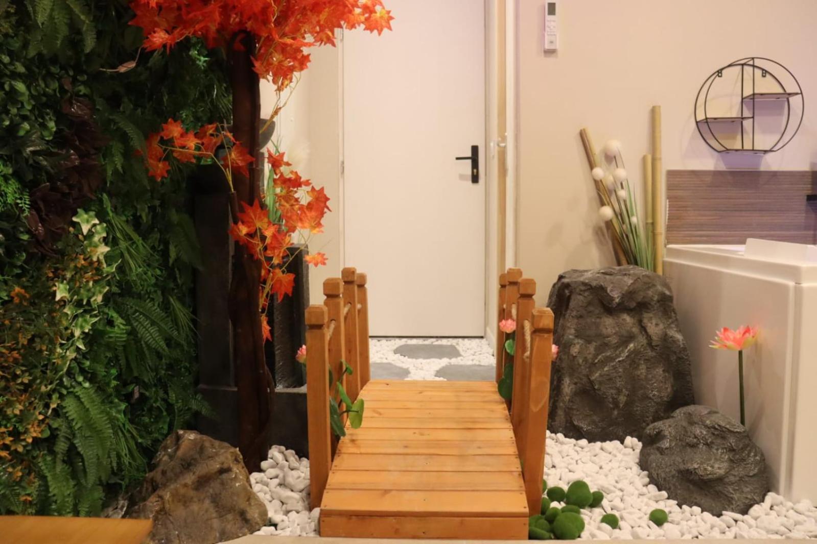 Loveroom Japon Avec Balneotherapie Тулон Экстерьер фото